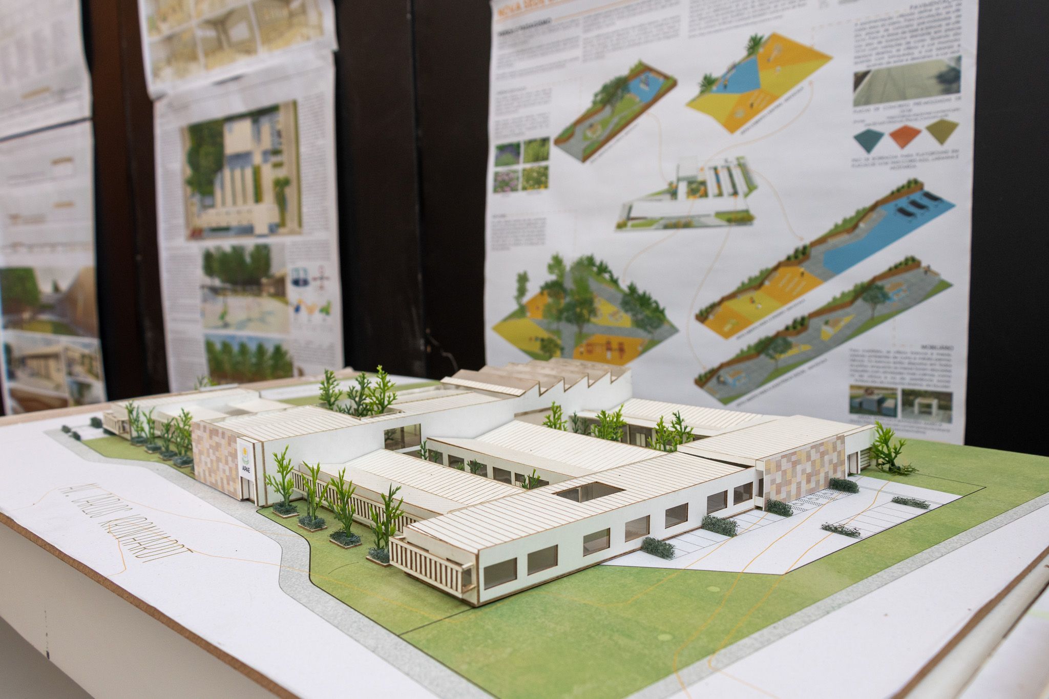 Exposição apresenta estudos desenvolvidos por estudantes de Arquitetura e Urbanismo em parceria com a Apae de Lajeado