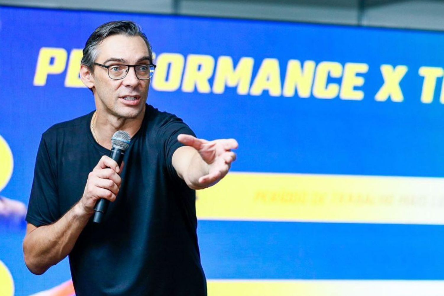 Giba, ex-jogador de vôlei, ministrará palestra no Teatro Univates sobre liderança, gestão e resultados