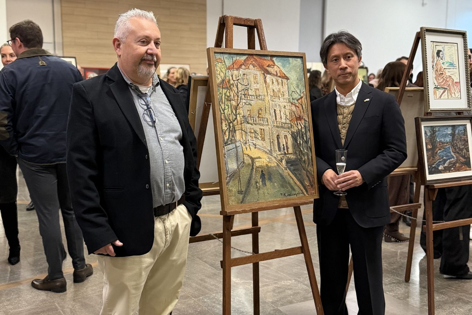 Mais de 100 pessoas prestigiaram a abertura da exposição "ISSEI - Quadros Japoneses"