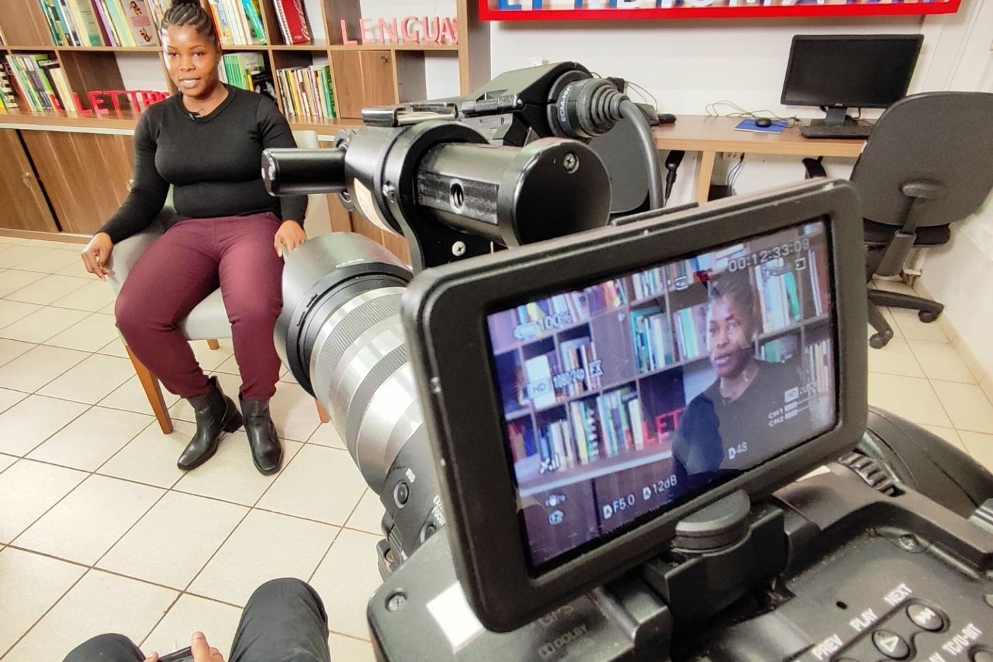 Estudantes dos cursos de Comunicação produzem documentário sobre projeto de extensão que atende imigrantes em Lajeado
