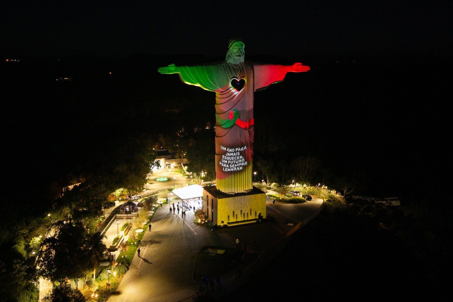 Vice-reitora da Univates participa de ato estadual em memória aos dois anos da enchente de 2024