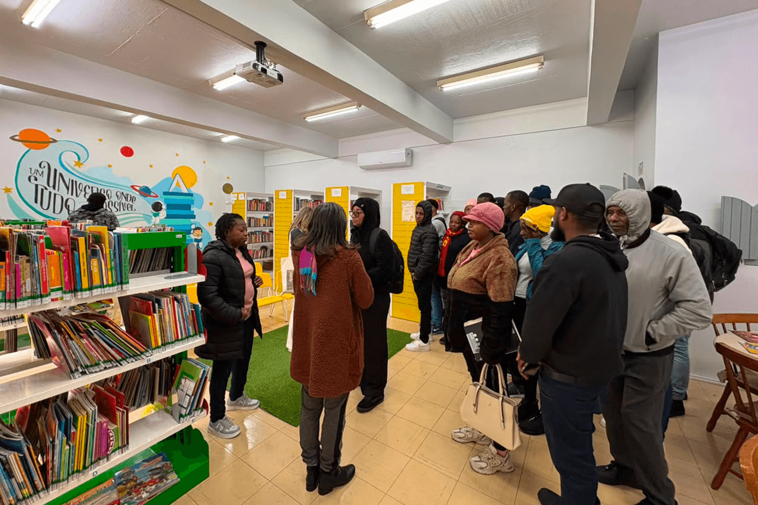 Participantes do projeto Vem Pra Cá visitam a Casa de Cultura e a Biblioteca Pública de Lajeado