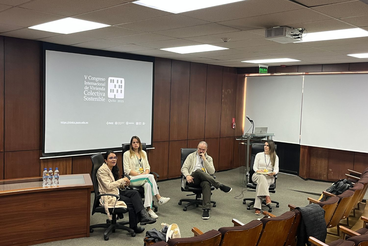 Pesquisadoras da Univates participam do V Congreso Internacional de Vivienda Colectiva Sostenible, no Equador.