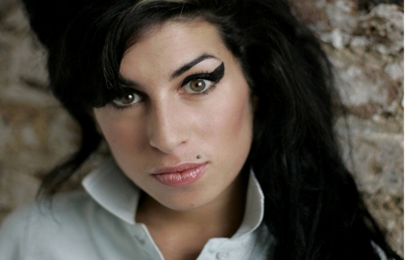Vida de Amy Winehouse vai virar filme.