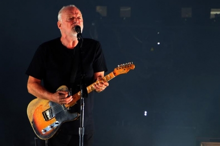 Pela primeira vez em 22 anos, David Gilmour toca One of These Days