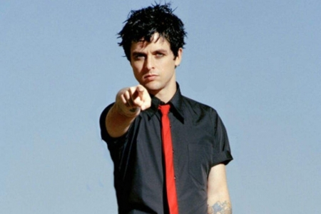 Billie Joe, do Green Day, est fazendo mistrio com uma nova banda
