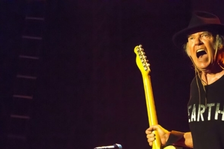 Neil Young e Crazy Horse gravaro primeiro disco juntos em sete anos