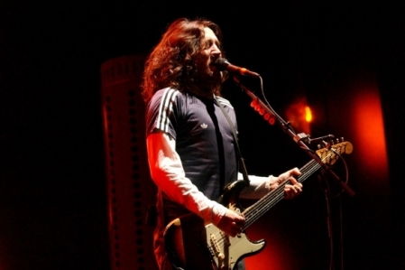 John Frusciante anuncia novo disco solo e lana indita