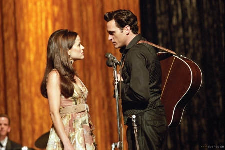 H 15 anos, Joaquin Phoenix retratava Johnny Cash em filme emblemtico