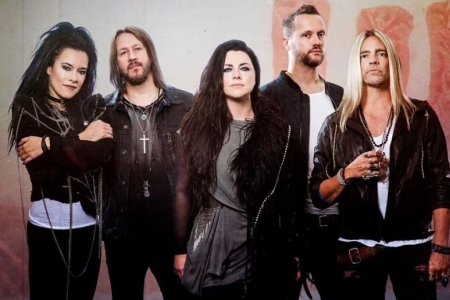 Evanescence apresenta ao vivo o single Better Without You