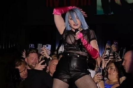 Madonna arrecada R$ 500 mil para causas LGBTQ+ com show surpresa