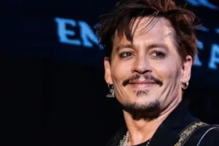 Johnny Depp foi encontrado inconsciente em hotel minutos antes de show 