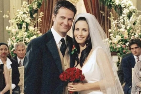 Matthew Perry vetou traio de Chandler a Monica em Friends, diz atriz